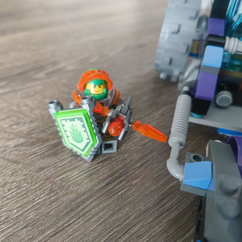 Lego 70349 Ruina's Lock & Roller NEXO KNIGHTS used, missing shield handle