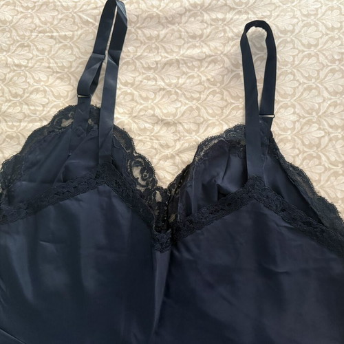 Black satin polyester nightgown like new with lace trim