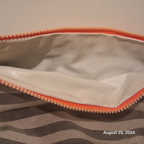 Bleecker & Love women's toiletry bag like new, beige striped