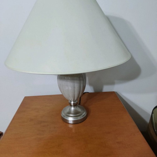 Table lamp like new with metal and porcelain
