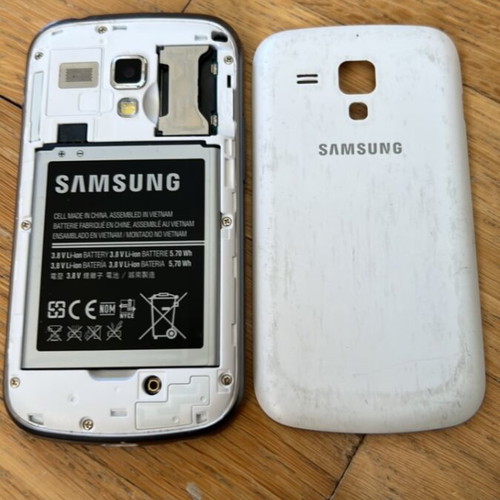 Samsung Galaxy Duos used, stuck on logo