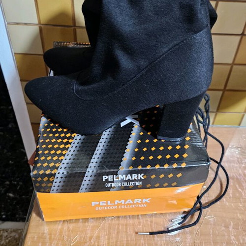 Suede over-the-knee boots size 39 black like new
