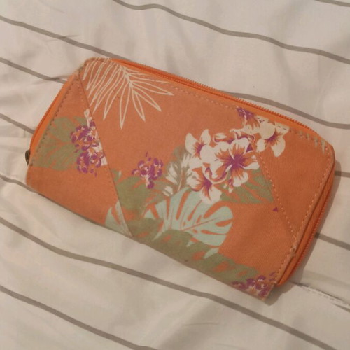 Dakine women's wallet like new, green and orange