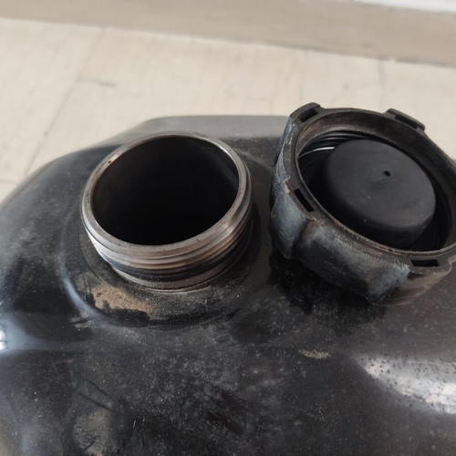 Suzuki motorcycle fuel tank used