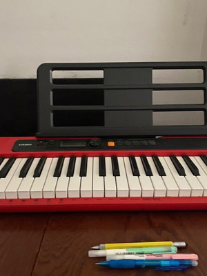 Casio CT-S200 Keyboard 61 Keys Red Like New