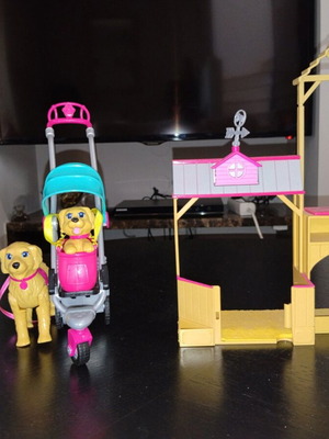 Stable with 4 puppies and 1 stroller