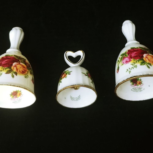 Royal Albert Old Country Roses decorative bells like new, set of 3