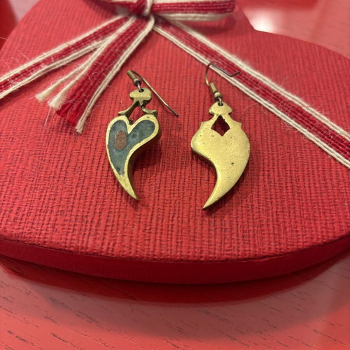 Bronze earrings used with heart-shaped semi-precious stones