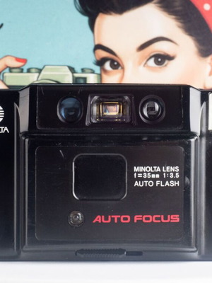 Minolta AF-E (Freedom II) 35mm Film Camera used, 35mm f/3.5 Lens