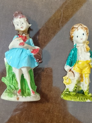 Pair of vintage figurines refurbished, approximately 8 cm tall
