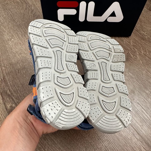 Fila kids sandals size 28 like new, gray