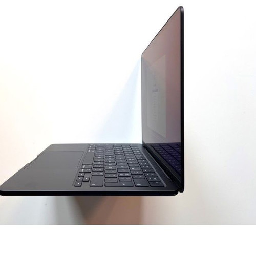Apple MacBook Air M2 2022 8GB RAM 256GB SSD black, like new