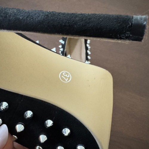 Studded black pumps new, size 37.5