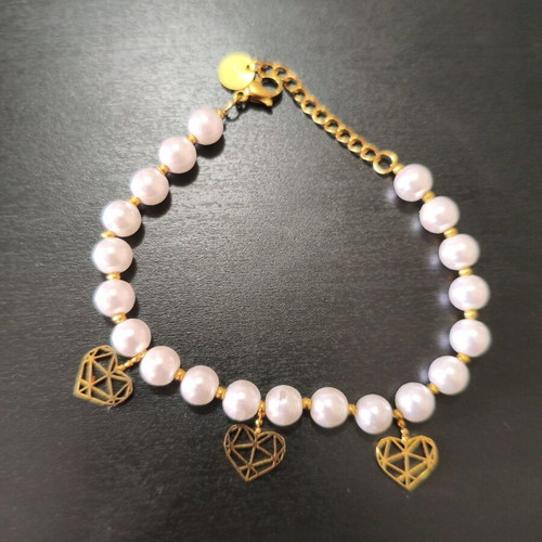 Bracelet with Pearls and Gold Hearts new, surgical steel