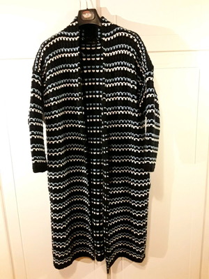 Frnch long knitted cardigan like new, black and blue