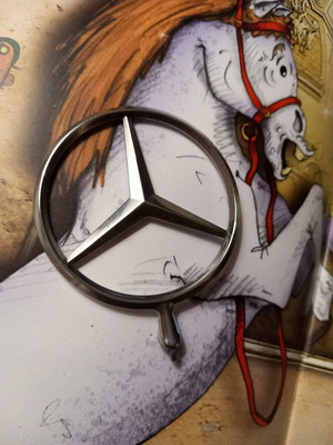 Mercedes-Benz star emblem like new, timeless