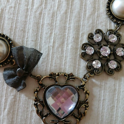 Necklace used, very romantic