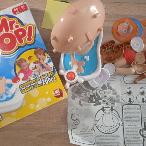Mr. Pop board game like new, missing one eye