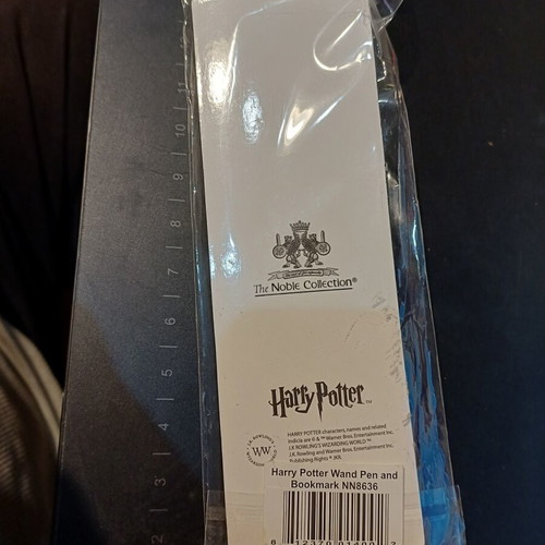 Harry Potter Wand Pen and Lenticular Bookmark new