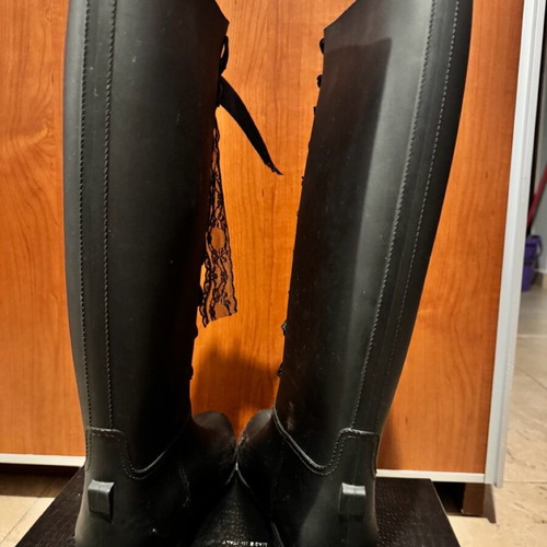 Galotses used size 38 black