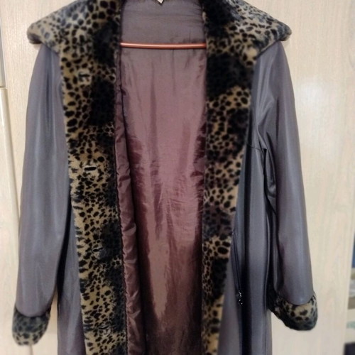 Leather coat with faux fur like new, brown