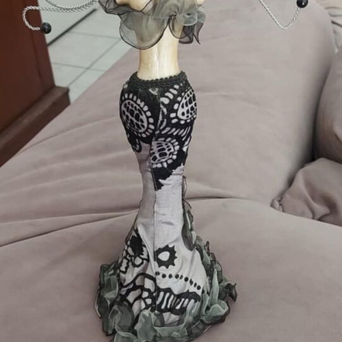 Jewelry stand like new