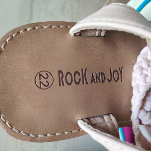 Baby sandals size 22 like new