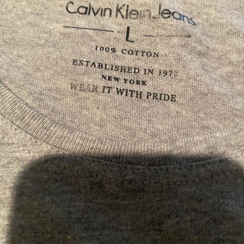 Calvin Klein T-shirt large gray like new