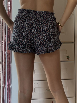 Hollister Ultra High Waisted Summer Shorts XS Romantic Floral Ruffle