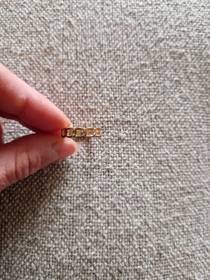 Ring for big toe like new, gold color