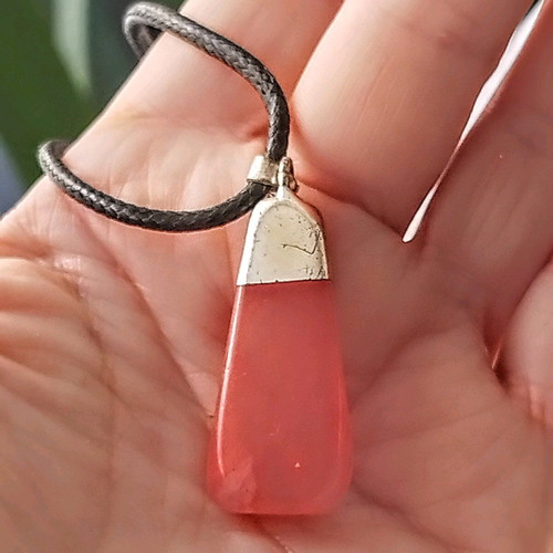Pendant with stone new on cord