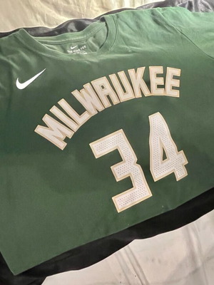 Nike Milwaukee Bucks NBA T-shirt Giannis Antetokounmpo 34 σαν καινούργιο