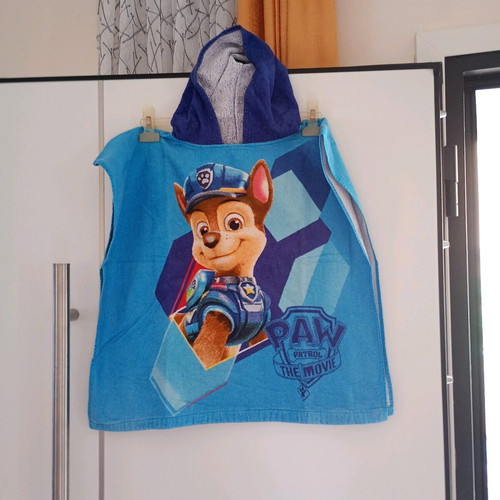 Boys' beach towel poncho with hood like new