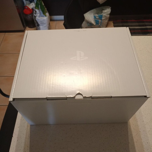 PSVR1 with Move Motion Controllers and PS5 Adaptor like new