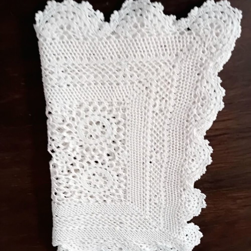 Crocheted Table Runner like new, white with sun pattern