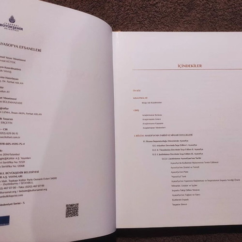 Ayasofya Efsaneleri book like new, Turkish language