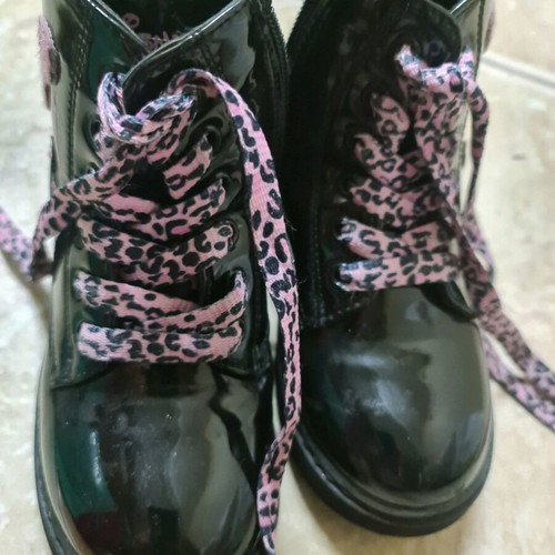 Disney kids boots like new, size 30, black