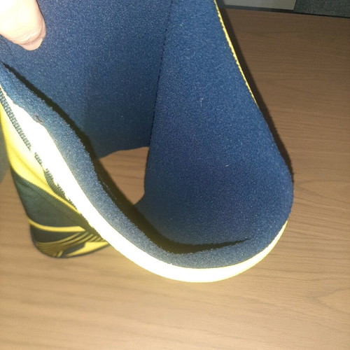 Absorba neck scarf like new, blue and yellow