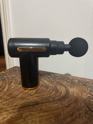 Massage gun like new, minimal use, charges with type c
