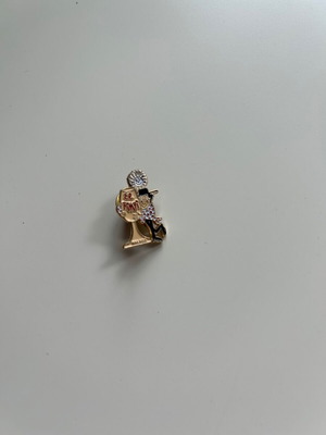 Pin gold Malaga Spain like new