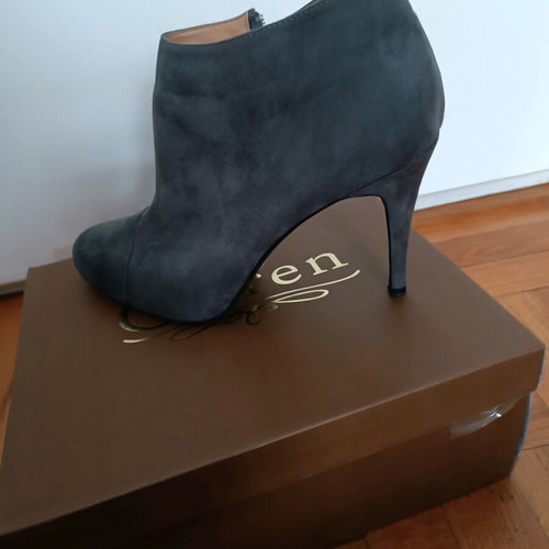Grey women's ankle boots size 41, worn only once, 10cm heel