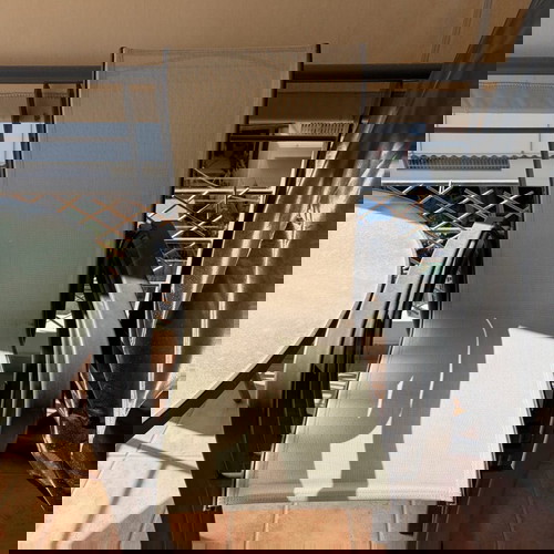 Σετ τραπέζι μπαλκονιού στρογγυλό 190cm σαν καινούργιο με 4 καρέκλες