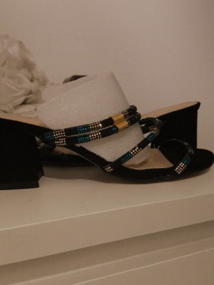 Francesca Moretti sandals new, medium heel, black and gold