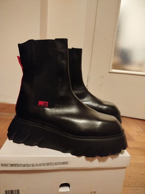 Love Moschino ankle boots size 40 new, black leather