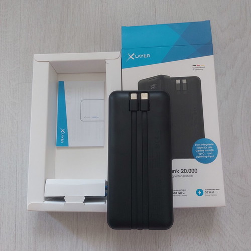 XLayer Powerbank 20 000 mAh 20W PD with 2 Built-in Cables new