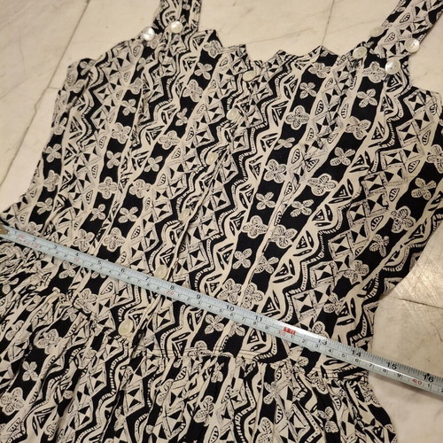 Indian dress like new, 100% viscose with geometric bust design