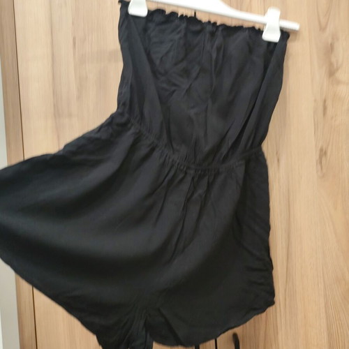Black strapless romper XL like new, airy fabric