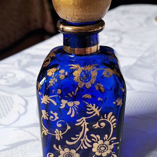 Perfume bottle 12 cm with wooden stopper like new