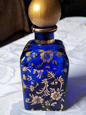 Perfume bottle 12 cm with wooden stopper like new