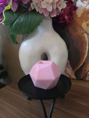 Candle Geometric Figure 4 made to order from soy wax